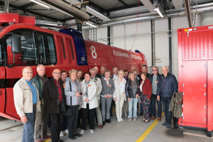 Gruppenbild Leipzig Flughafenfeuerwehr Klein